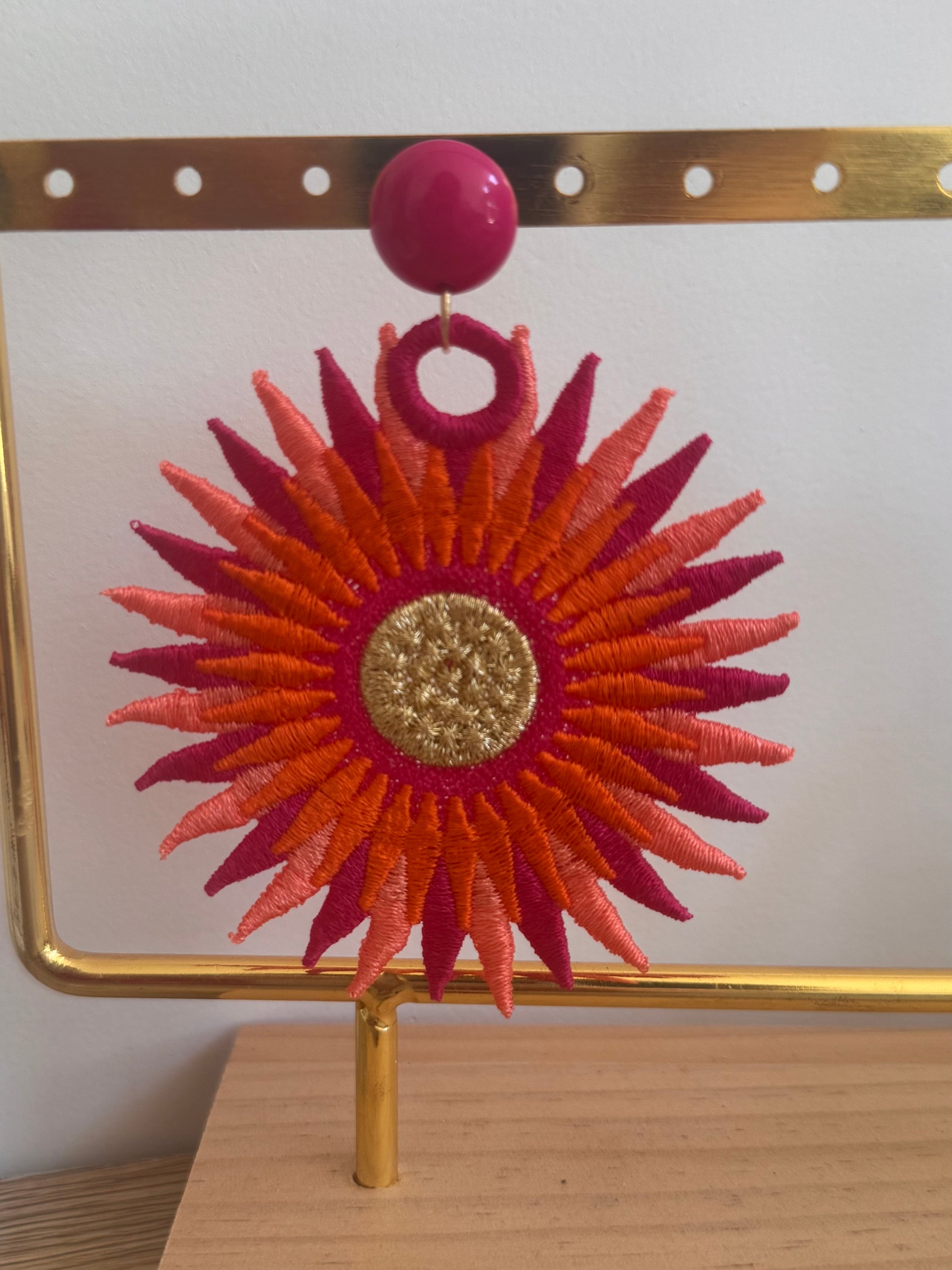 Boucles d’oreilles brodées« Rozanna »