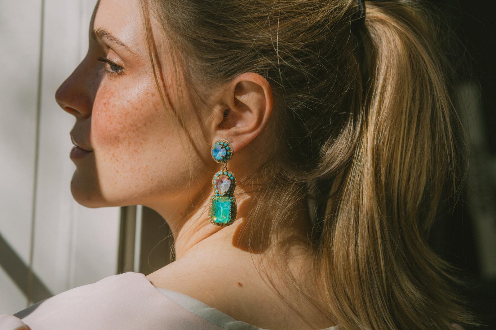 Boucles d'oreilles brodées OPALINE