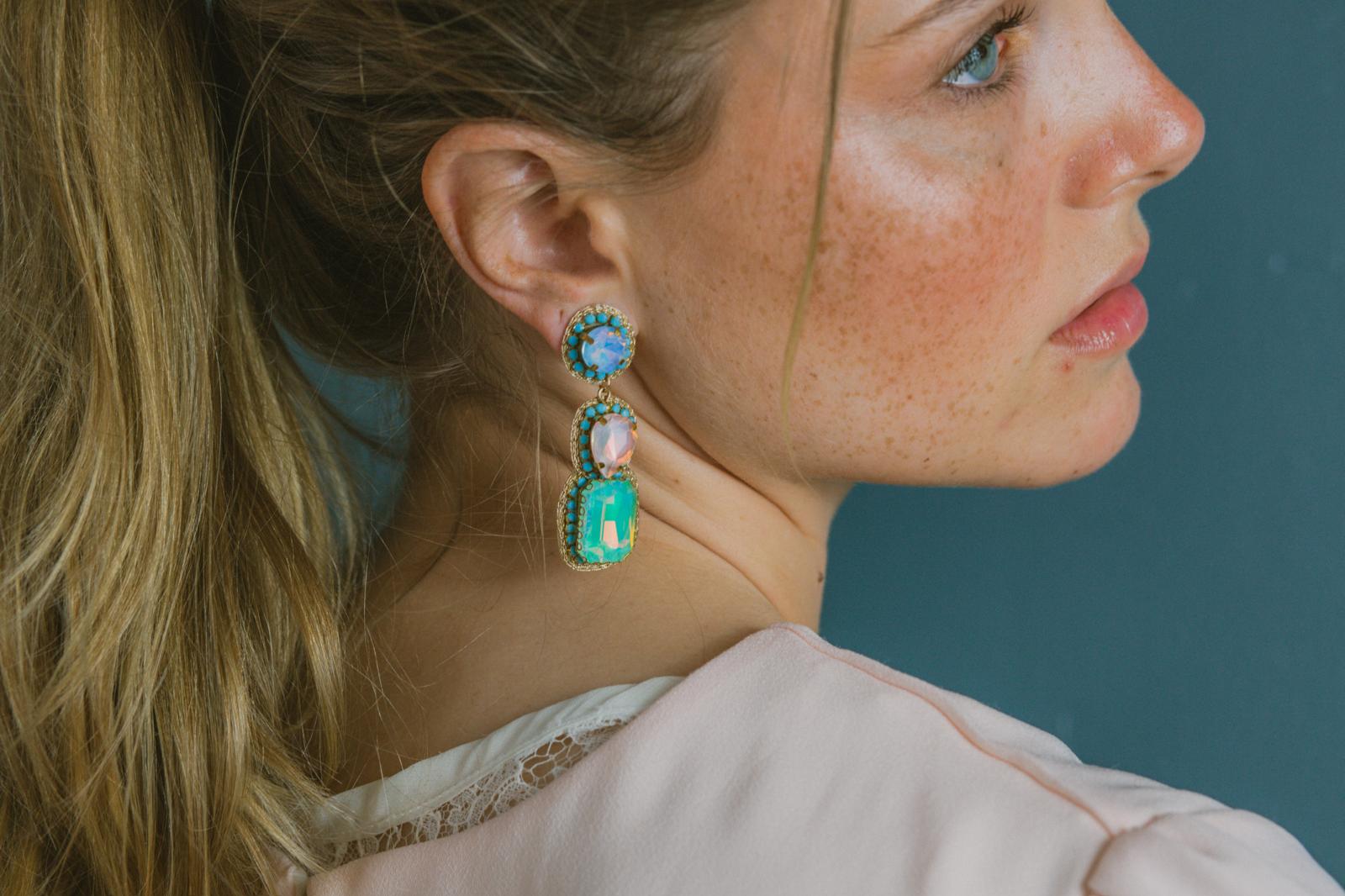 Boucles d'oreilles brodées OPALINE