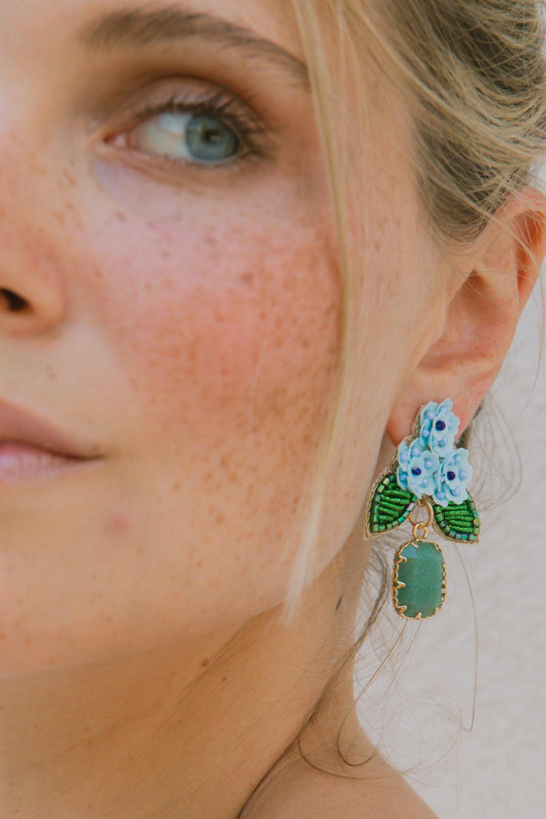 Boucles d'oreilles brodées LYSÉA