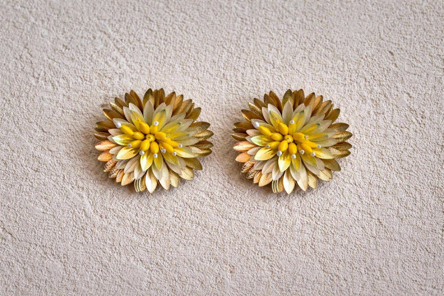 Boucles d'oreilles brodées ZINNIA