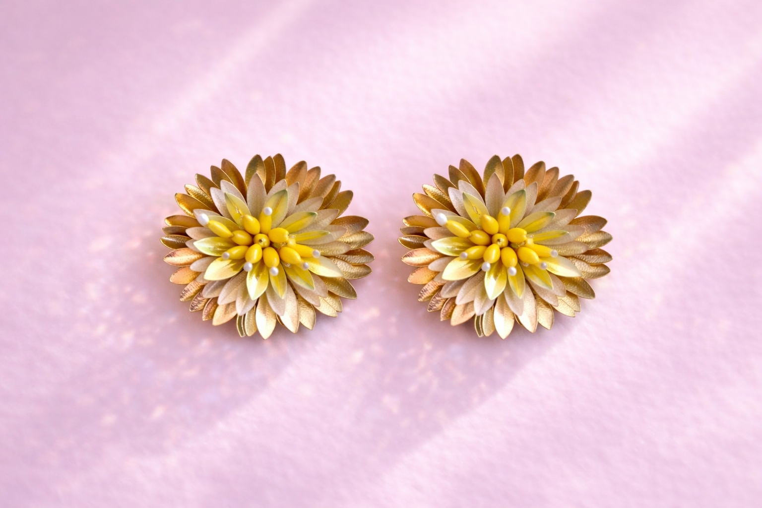 Boucles d'oreilles brodées ZINNIA