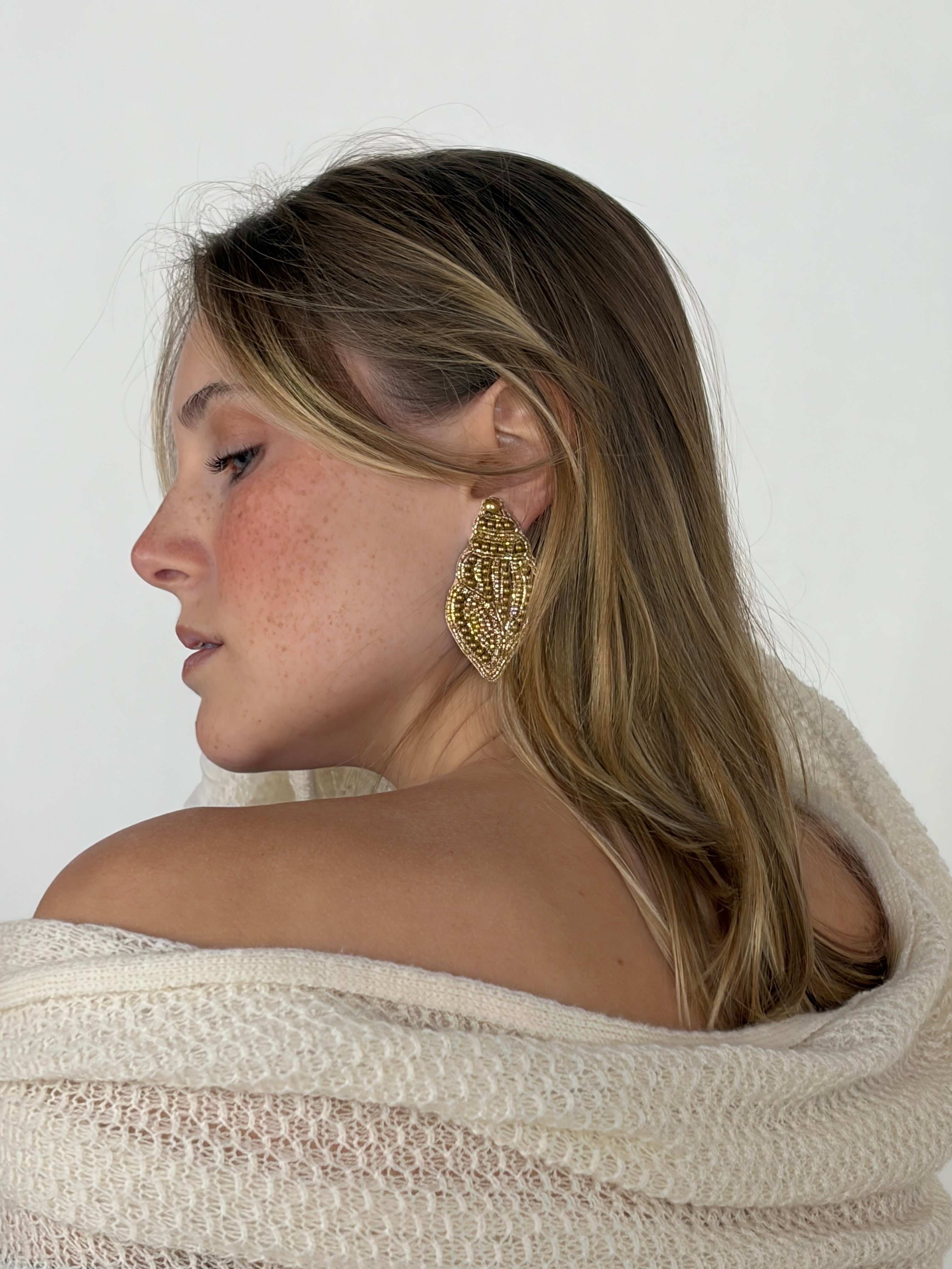 Boucles d'oreilles brodées Perlées CASSIOPÉE