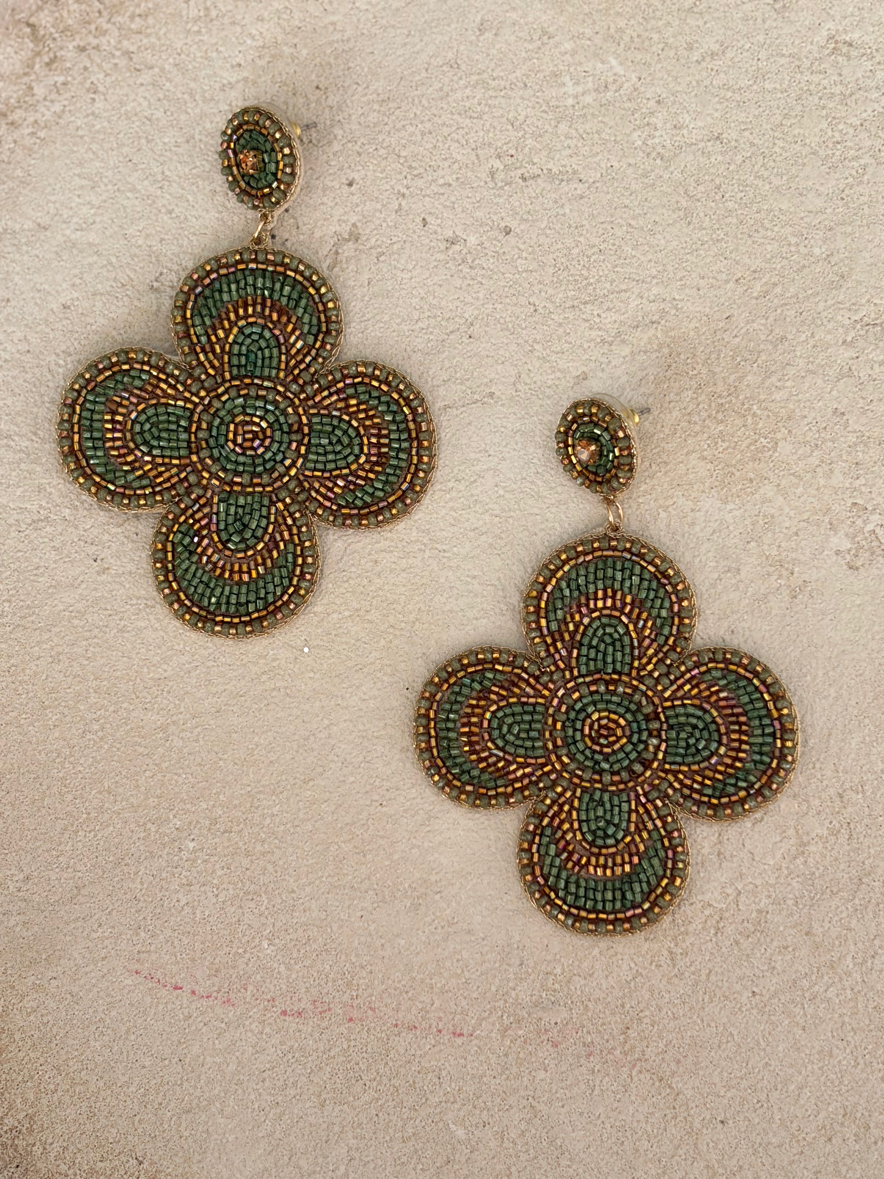 Boucles d'oreilles brodées Perlées Prisca