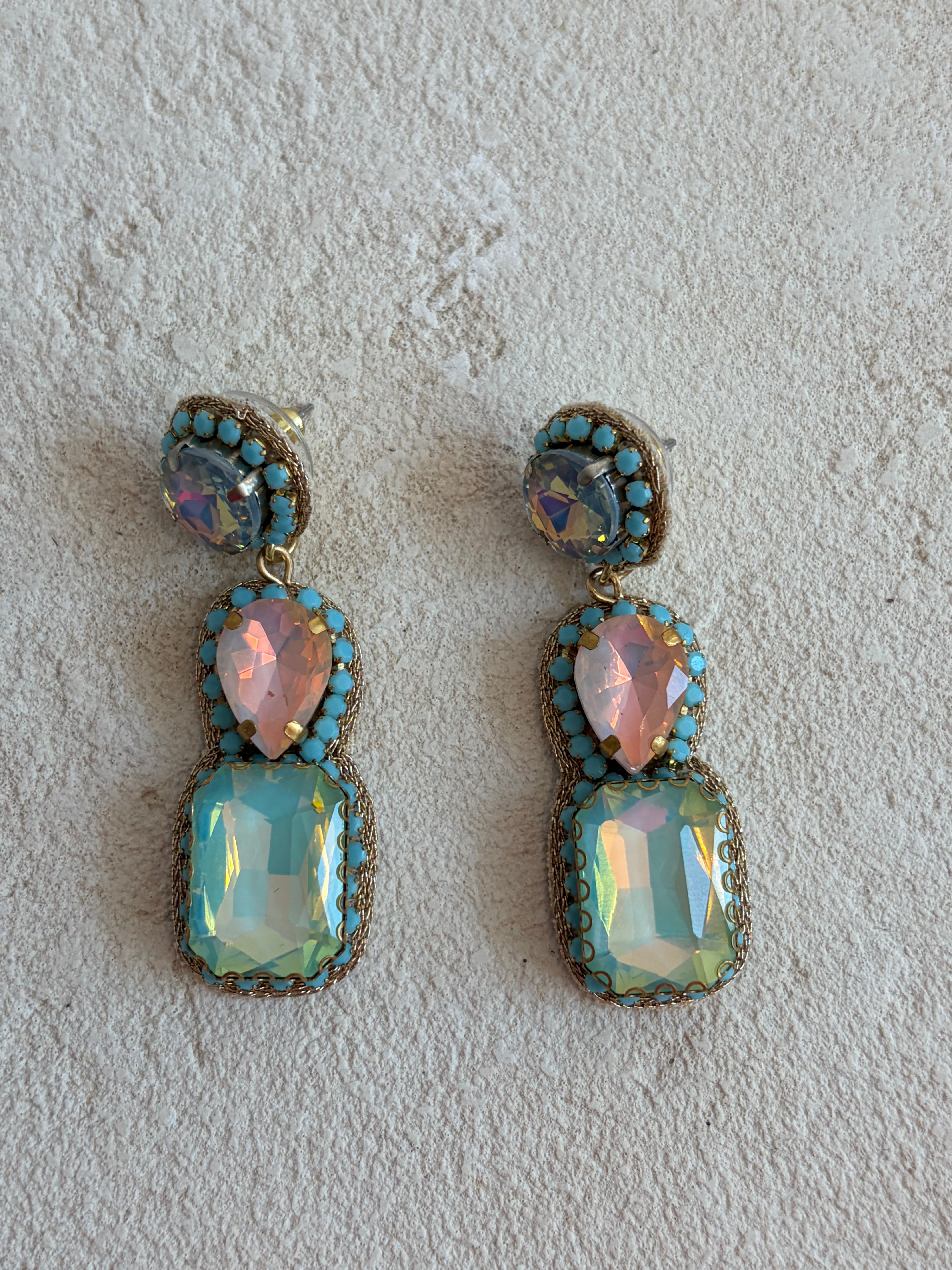 Boucles d'oreilles brodées OPALINE