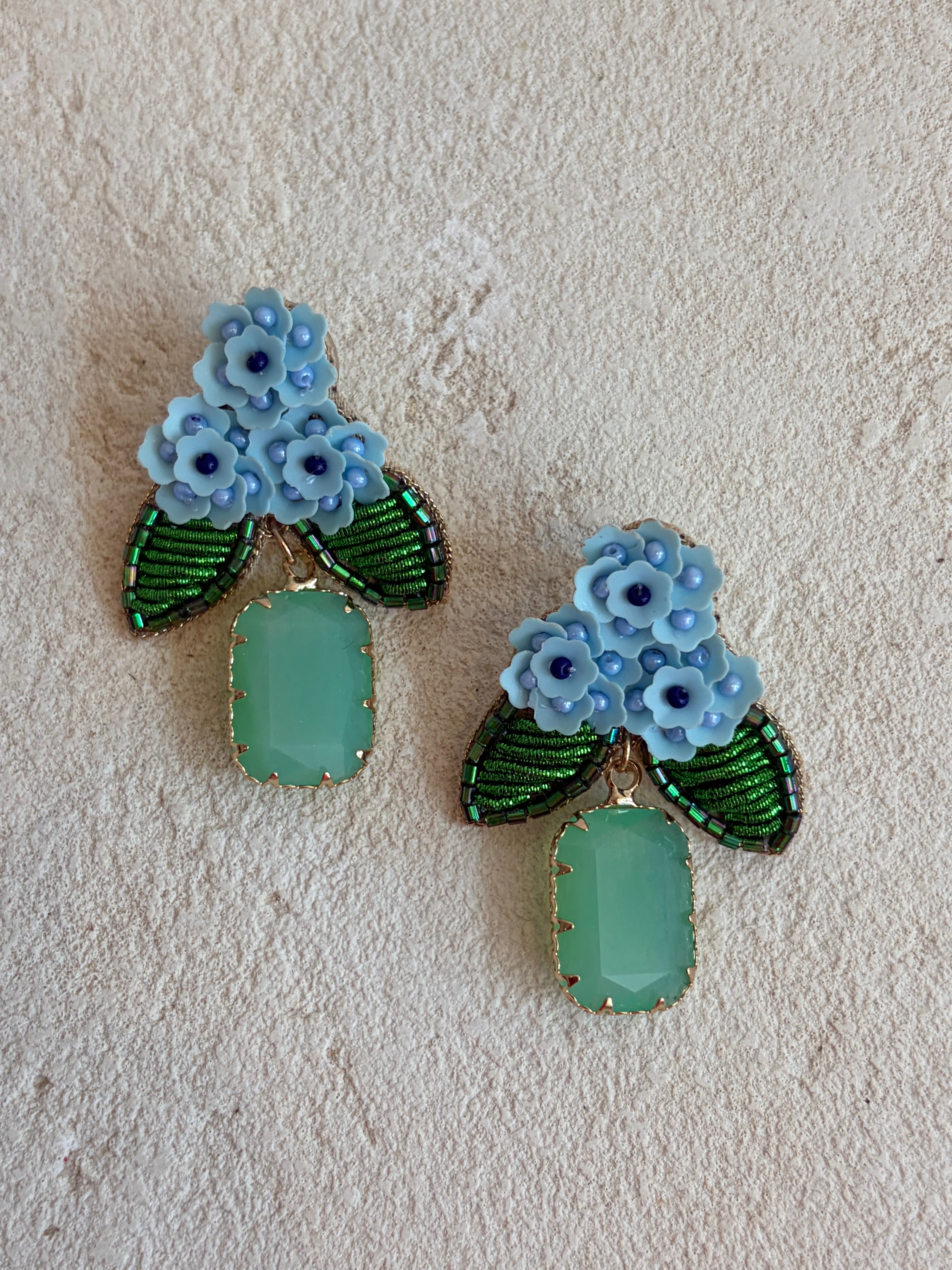 Boucles d'oreilles brodées LYSÉA