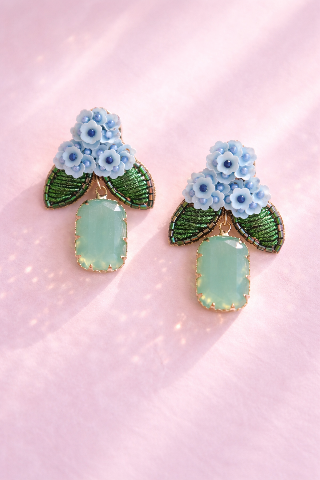Boucles d'oreilles brodées LYSÉA