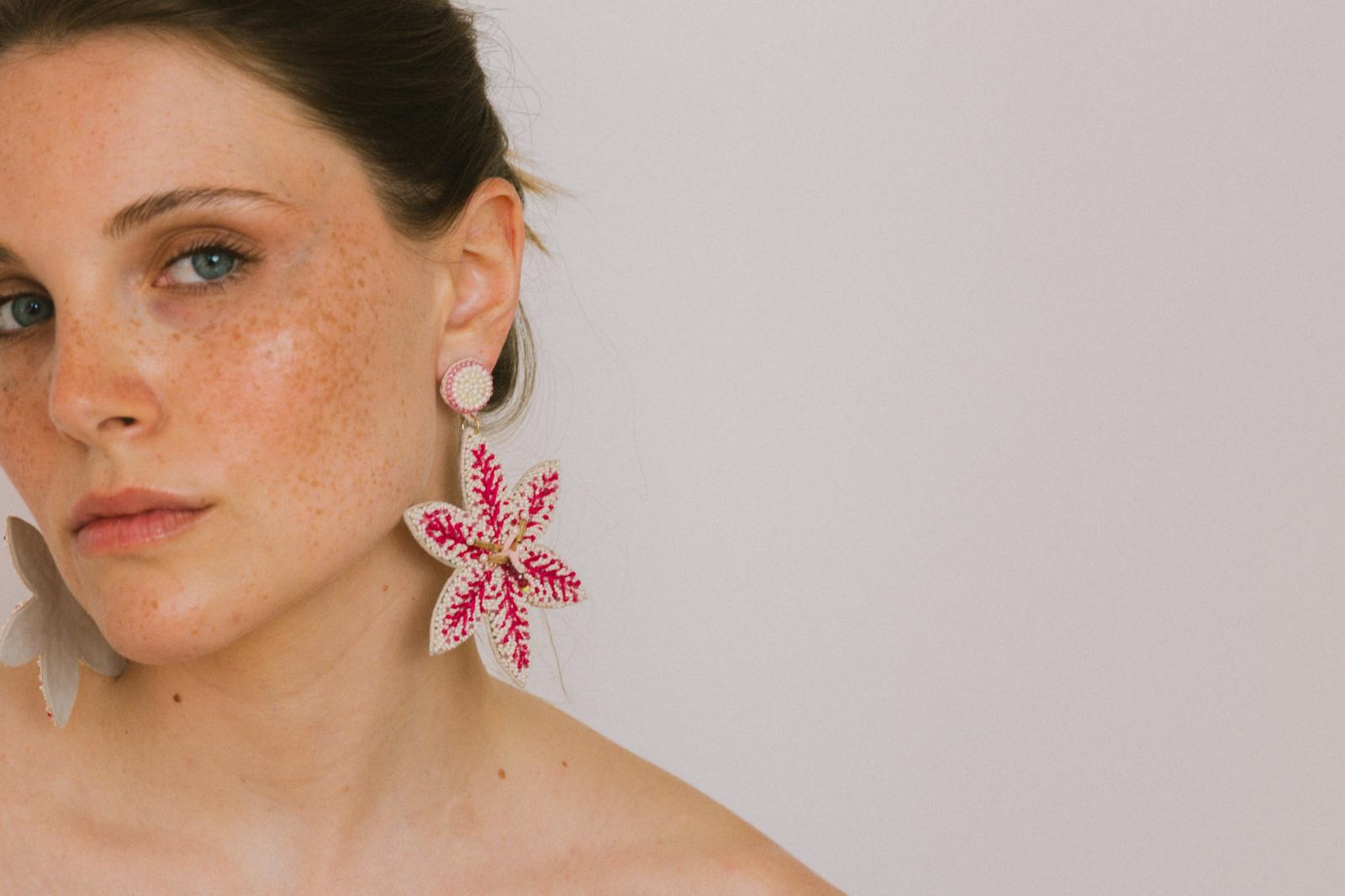 Boucles d'oreilles brodées Perlées AVA