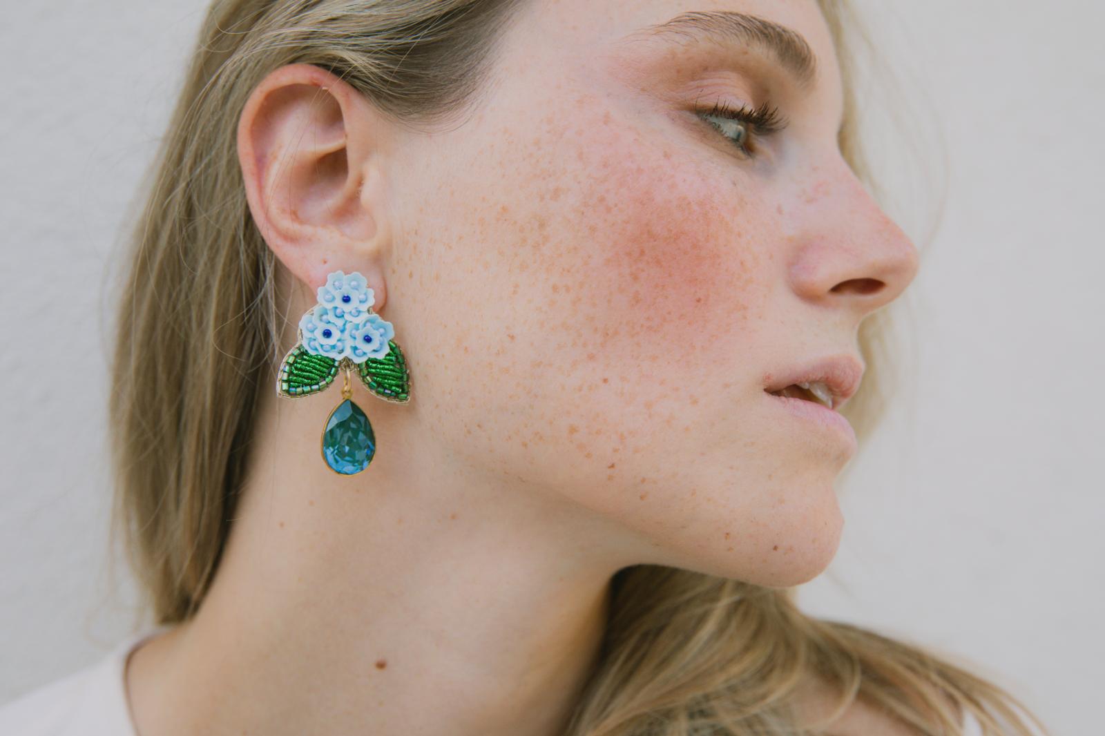 Boucles d'oreilles brodées LYSÉA