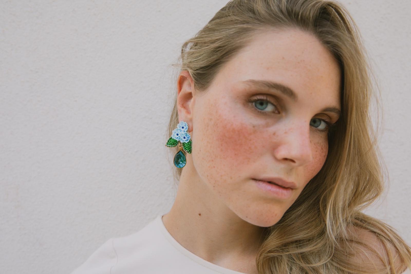 Boucles d'oreilles brodées LYSÉA