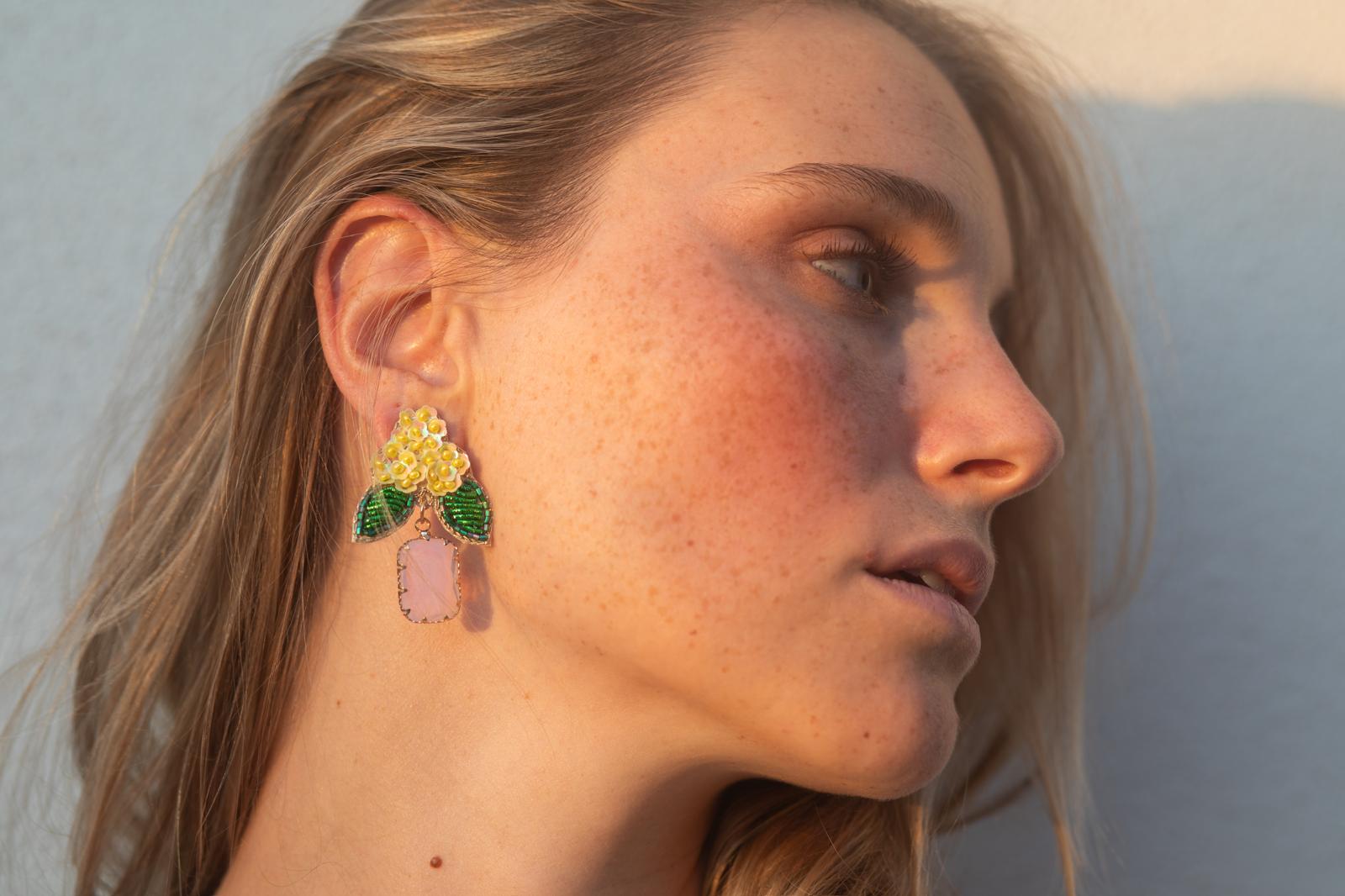 Boucles d'oreilles brodées LYSÉA