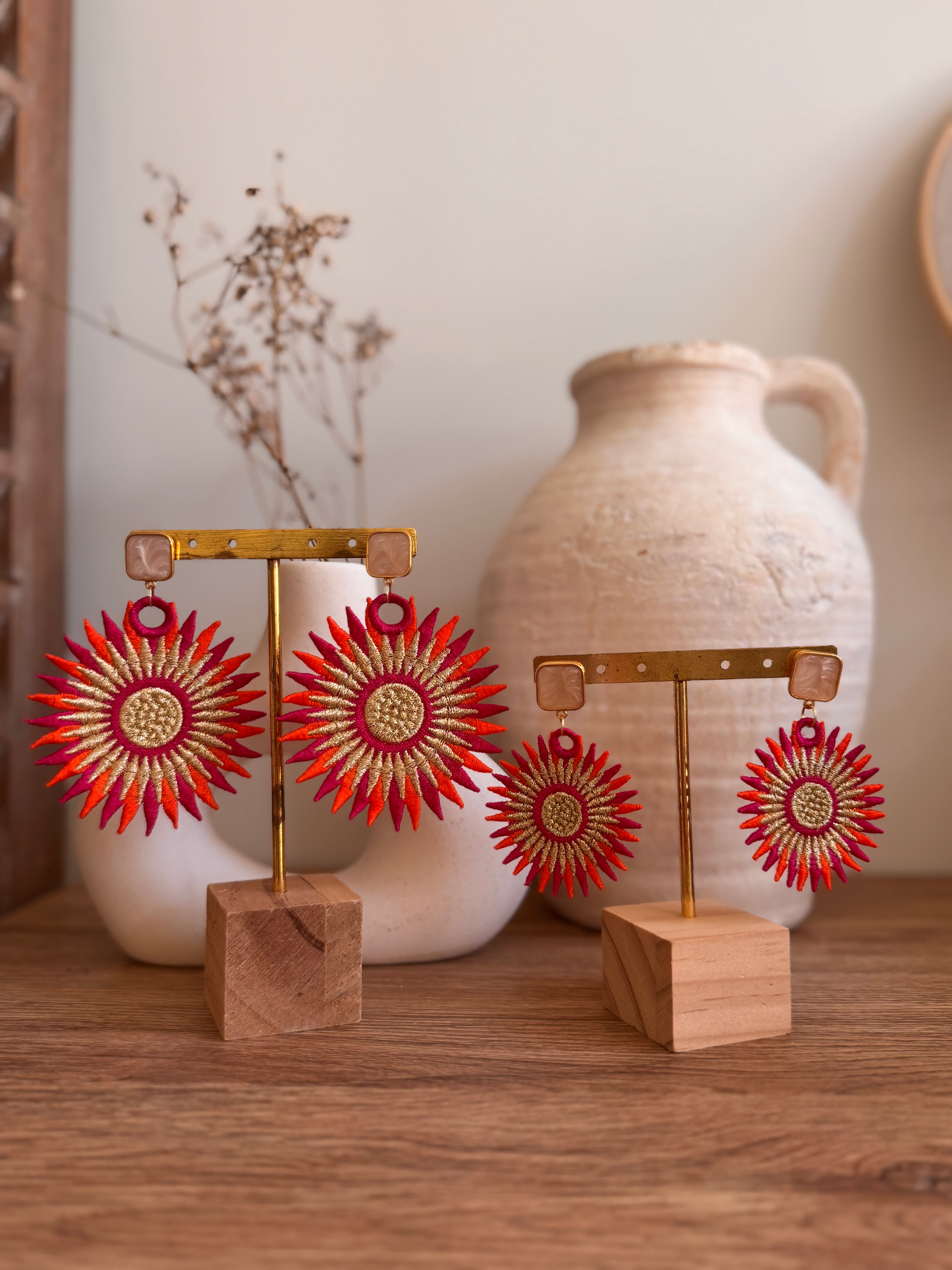 Boucles d’oreilles brodées« Rozanna »