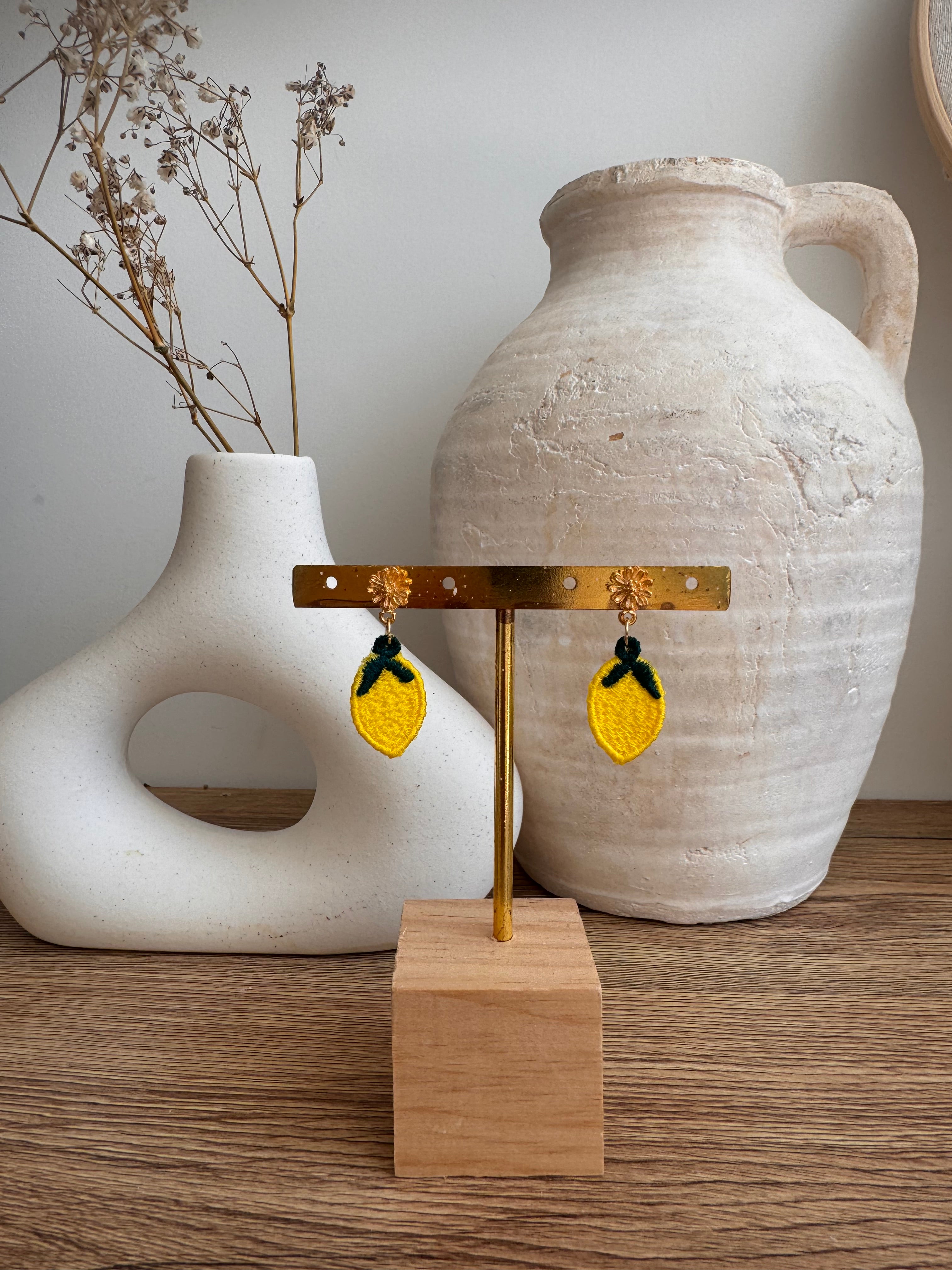 Boucles d'oreilles brodées MINI « Citrons »  pour Petites Filles