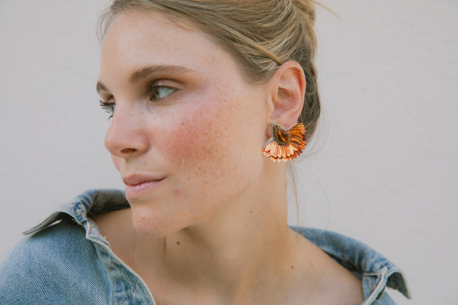 Boucles d'oreilles brodées Perlées ARYA « Irisées »