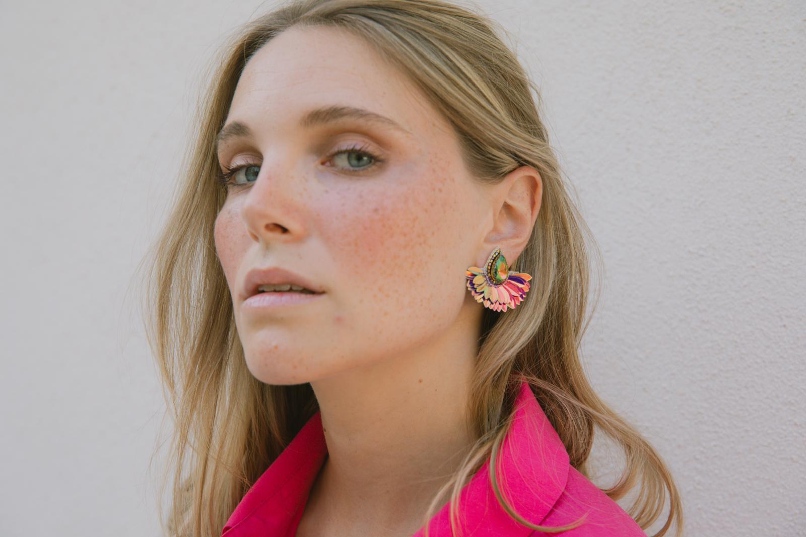 Boucles d'oreilles brodées Perlées ARYA « Irisées »