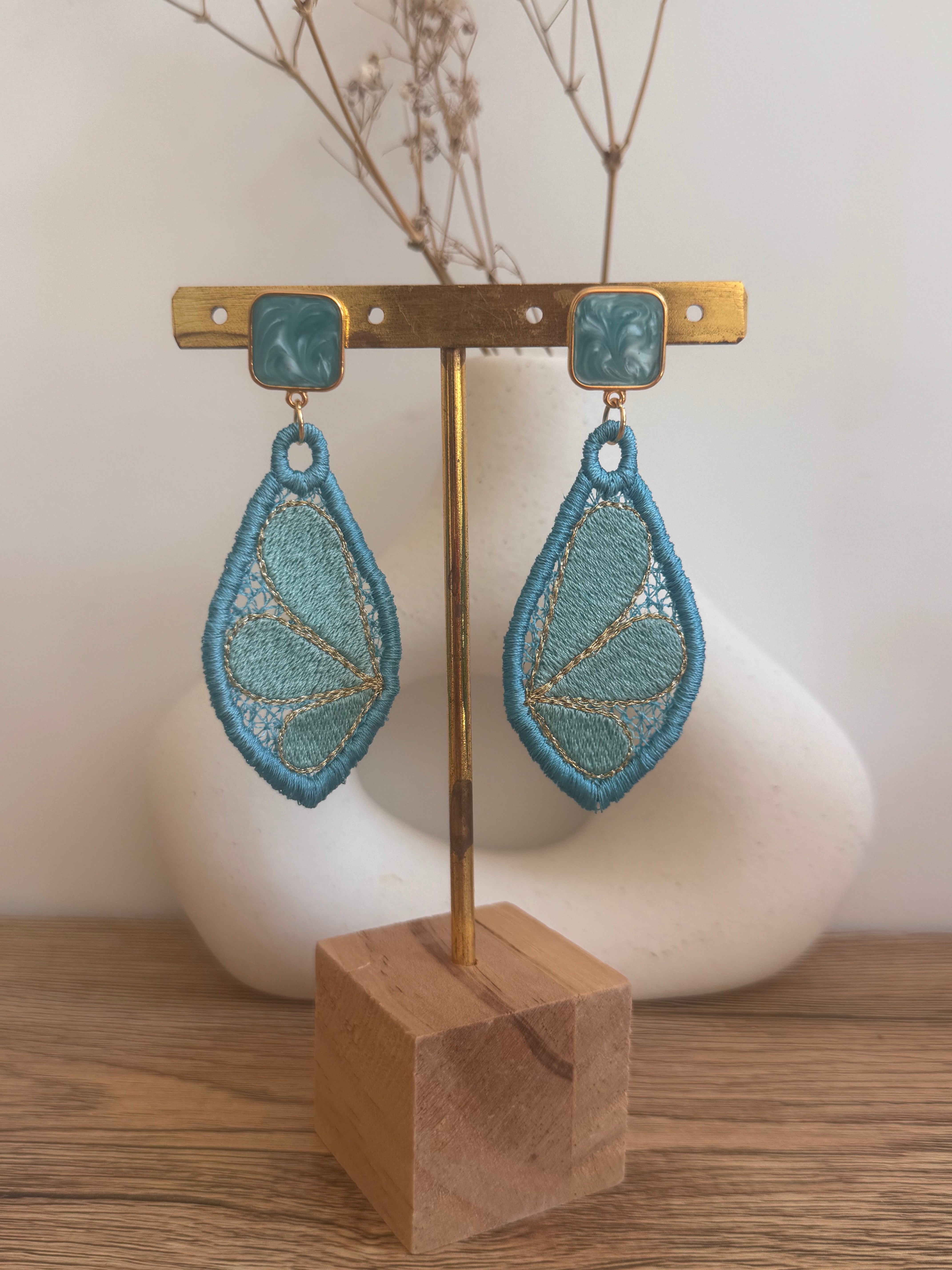 Boucles d'oreilles brodées : ORNELLA