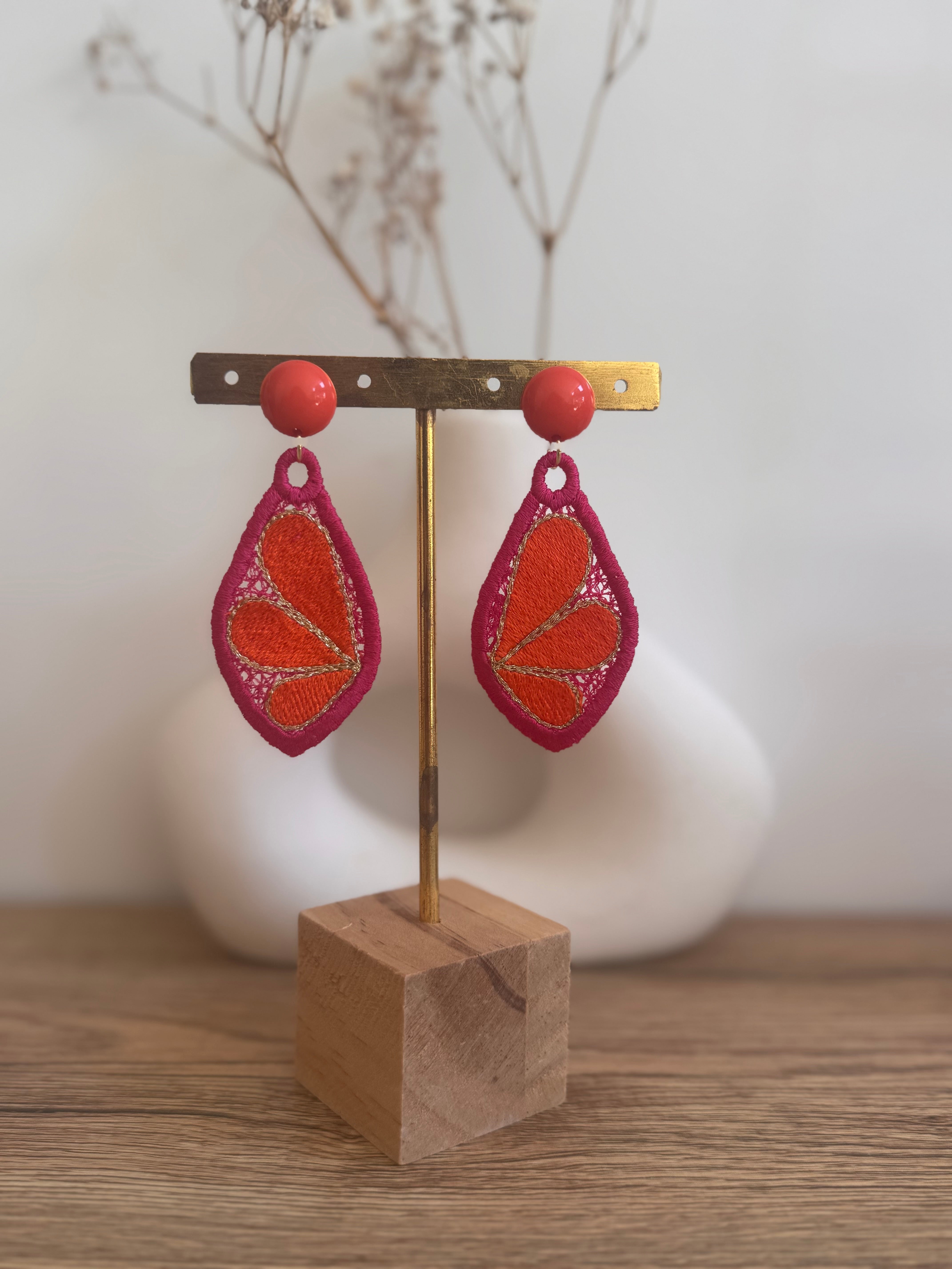 Boucles d'oreilles brodées : ORNELLA