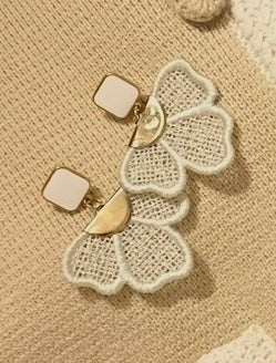 Boucles d'oreilles brodées Sixtine