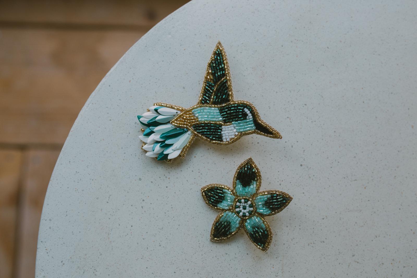 Boucles d'oreilles brodées perlées Strelitzia