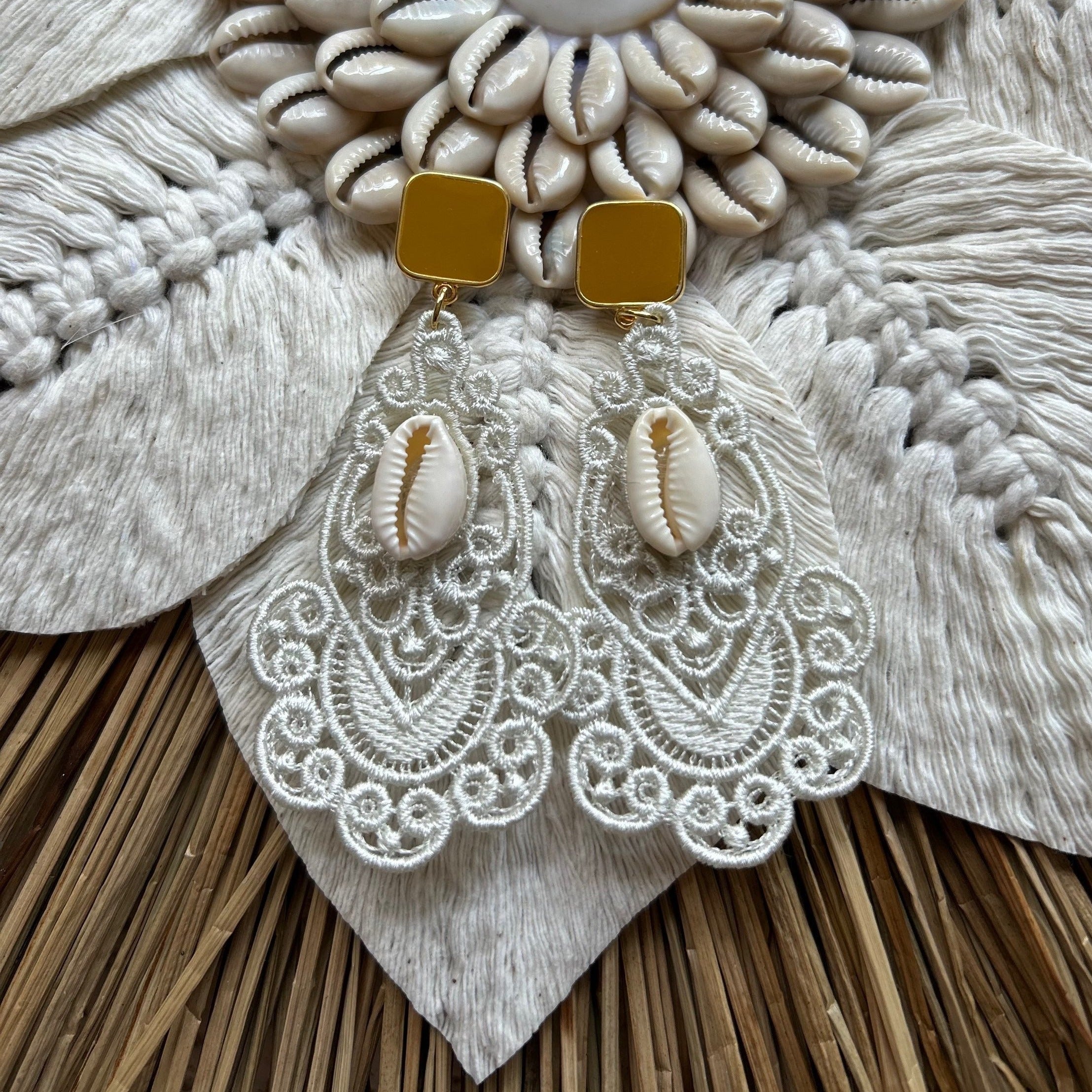 Boucles d'oreilles brodées MOANA